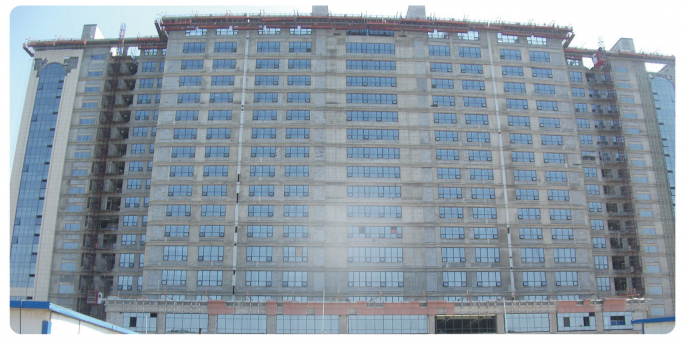 聊城某工程地下1層、地上16層，加固前沉降約80mm，沉降速率較大，采用靜壓樁減沉加固，全部施工在地下室內(nèi)完成。(2015年)